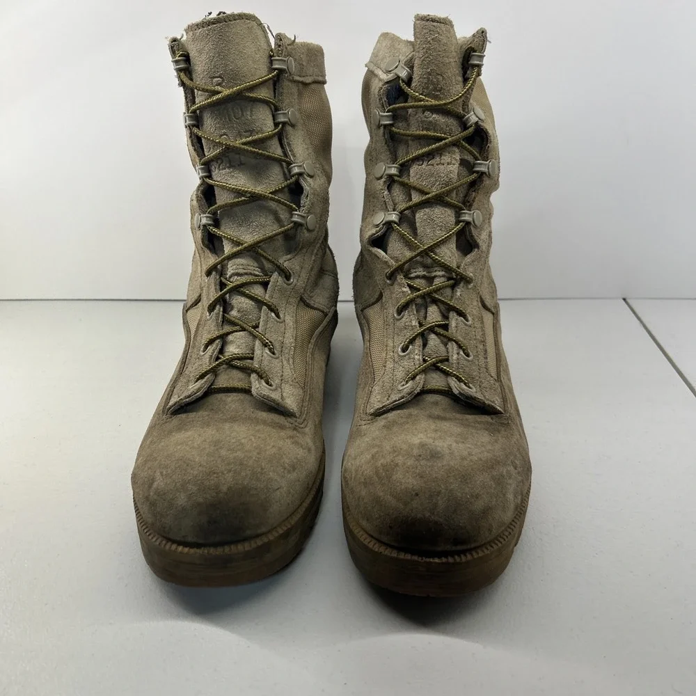 Wellco 330 Cold Weather Combat Boots Men's Size 13 Desert/Tan Waterproof Vibram